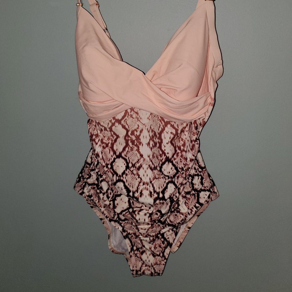 Calvin Klein Twist Front Tummy Control One Piece Swimsuit in Pink Python Size 6